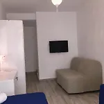 White And Blue Bed & Breakfast 2*