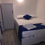 Bed & Breakfast White And Blue