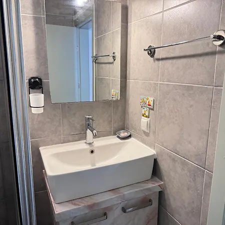 وايت أند بلو