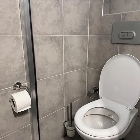 وايت أند بلو فندق مبيت وإفطار 2*