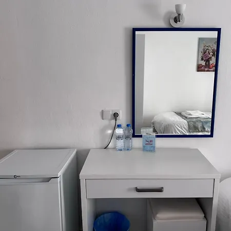 White And Blue Frühstückspension 2*