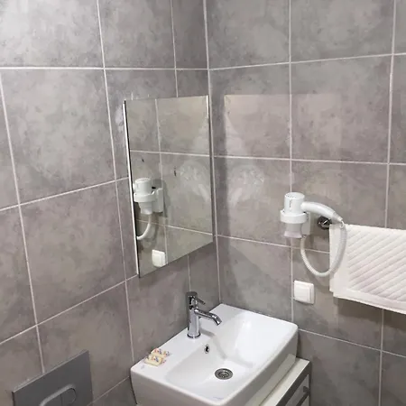 فندق مبيت وإفطار وايت أند بلو بودروم