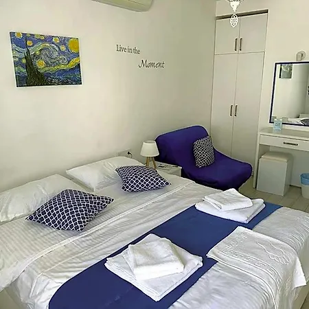 White And Blue Couette-café 2*
