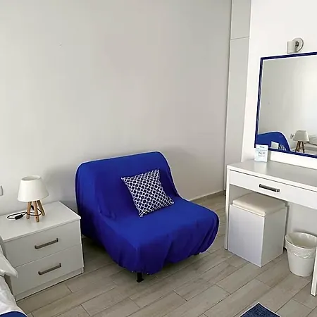 Nocleg ze śniadaniem White And Blue