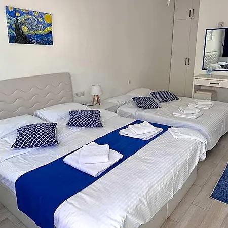Nocleg ze śniadaniem White And Blue